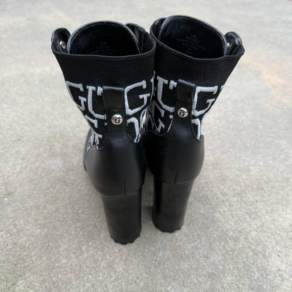 Cool vintage y2k 2000s black and white Guess platform heel goth style boots! 🦇 - Picture 6 of 8